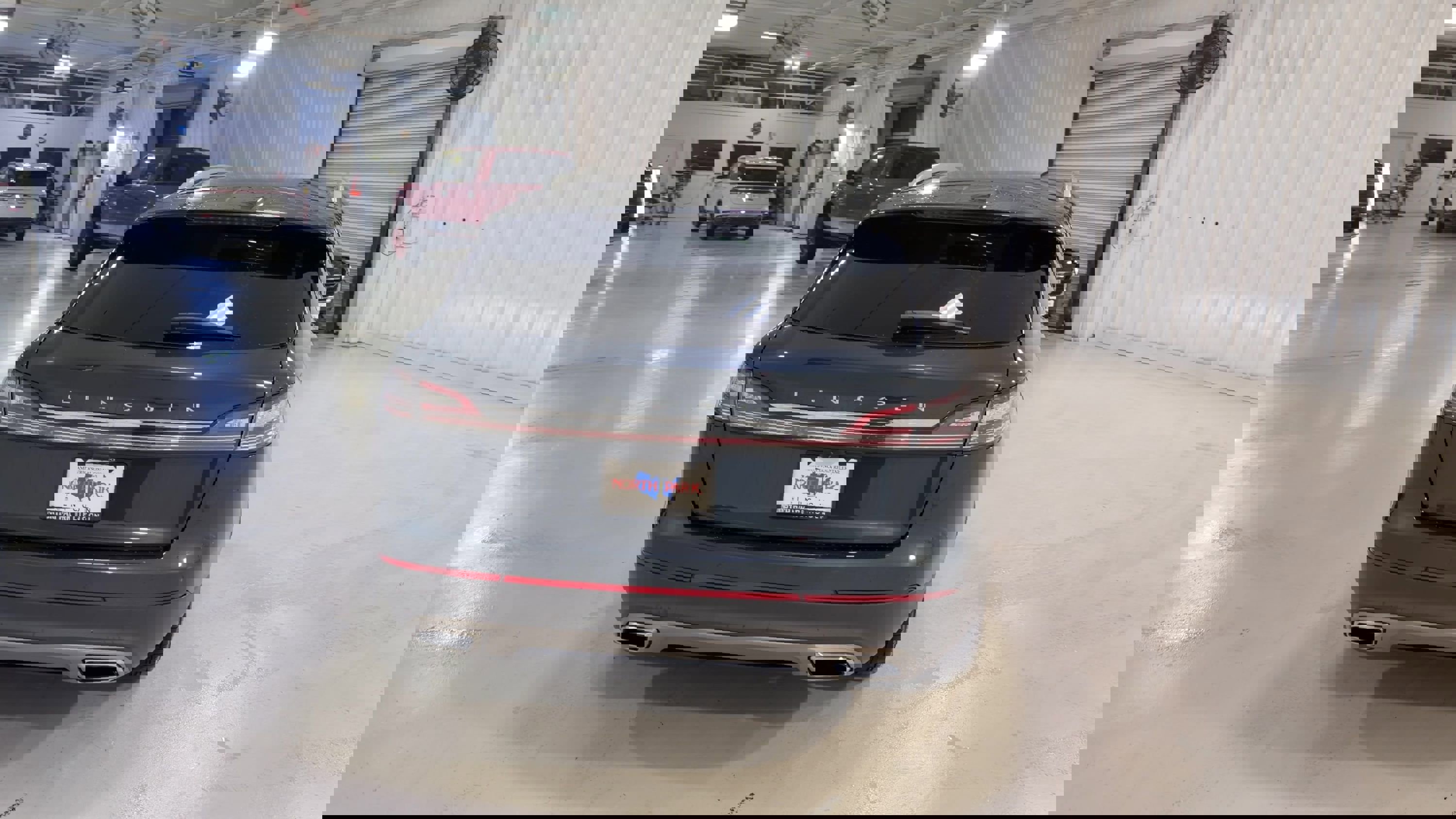 Used 2023 Lincoln Nautilus FWD w/ Premium Package image 8