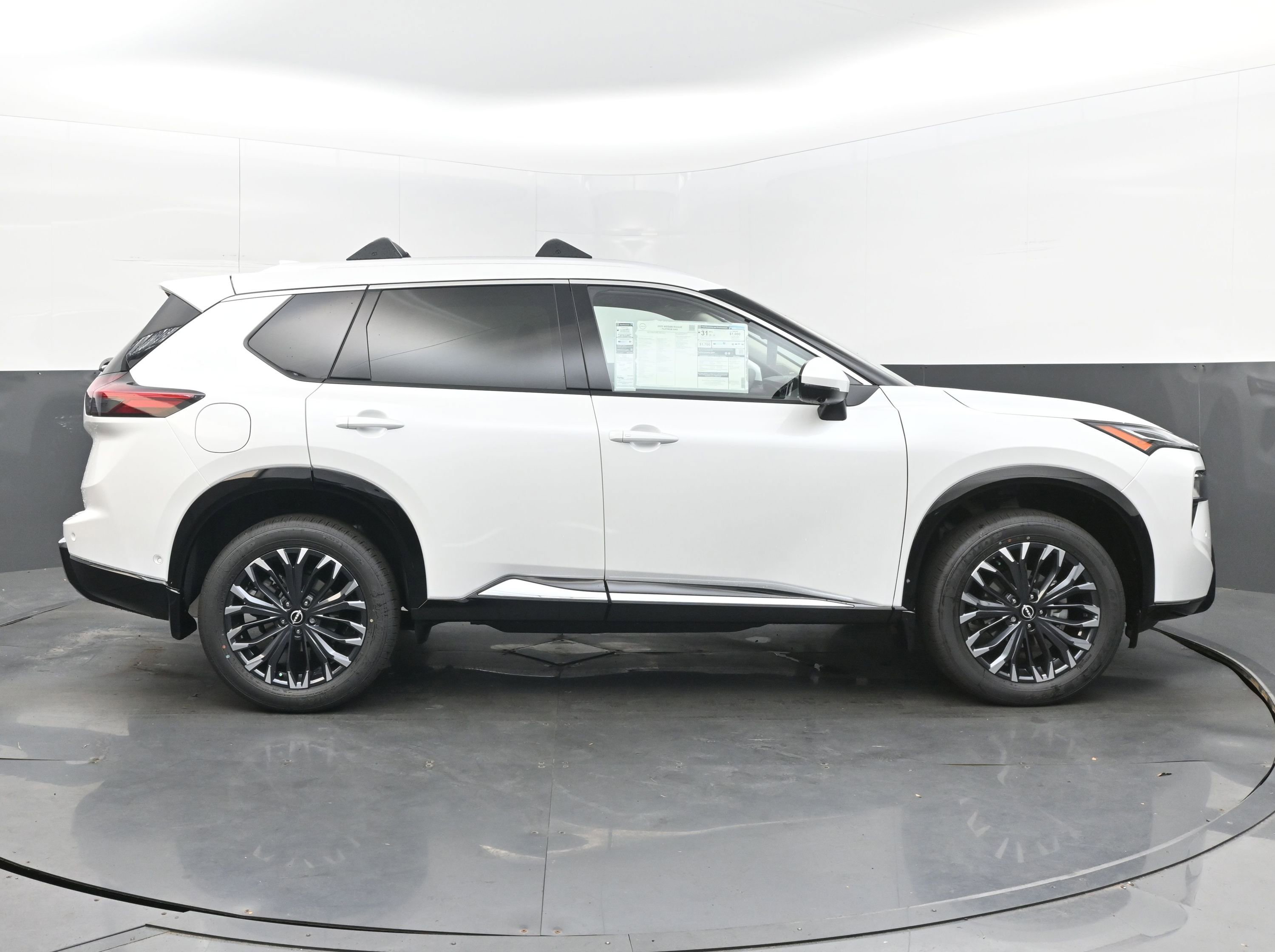 New 2025 Nissan Rogue Platinum w/ Platinum Premium Package image 8