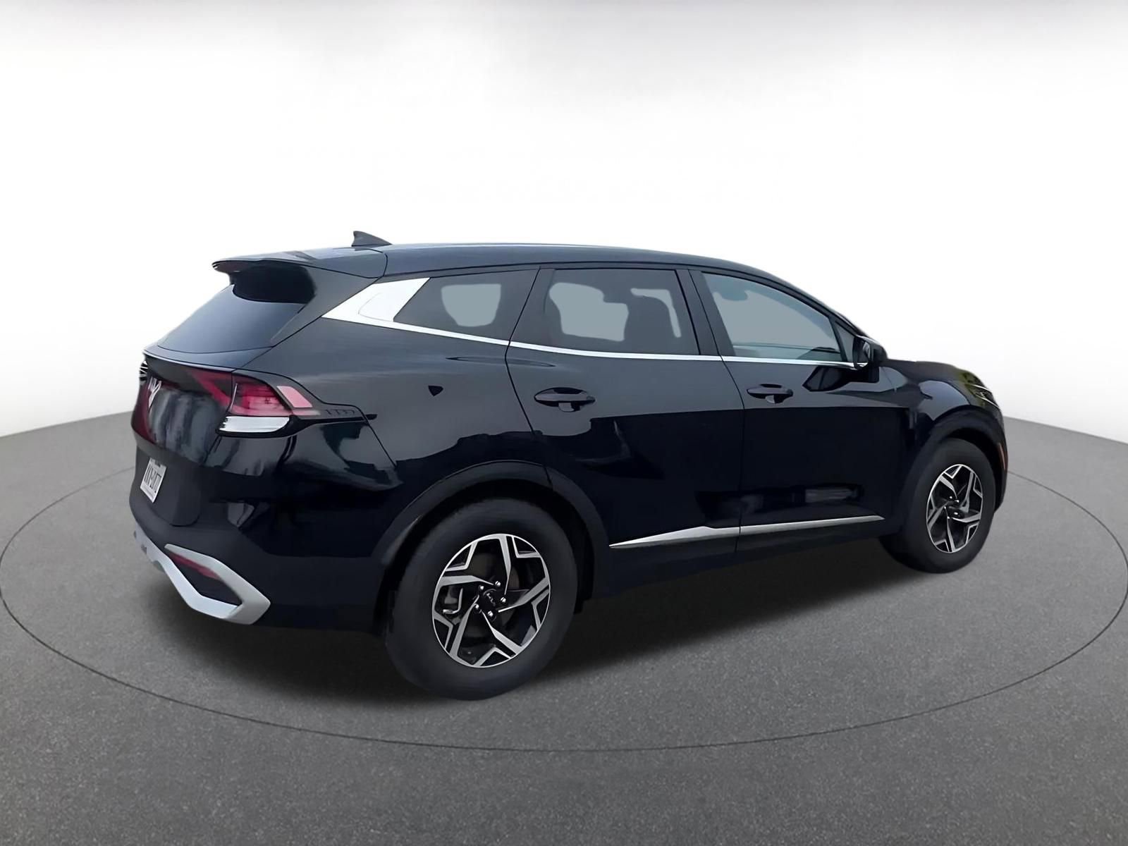 Used 2025 Kia Sportage LX FWD image 15