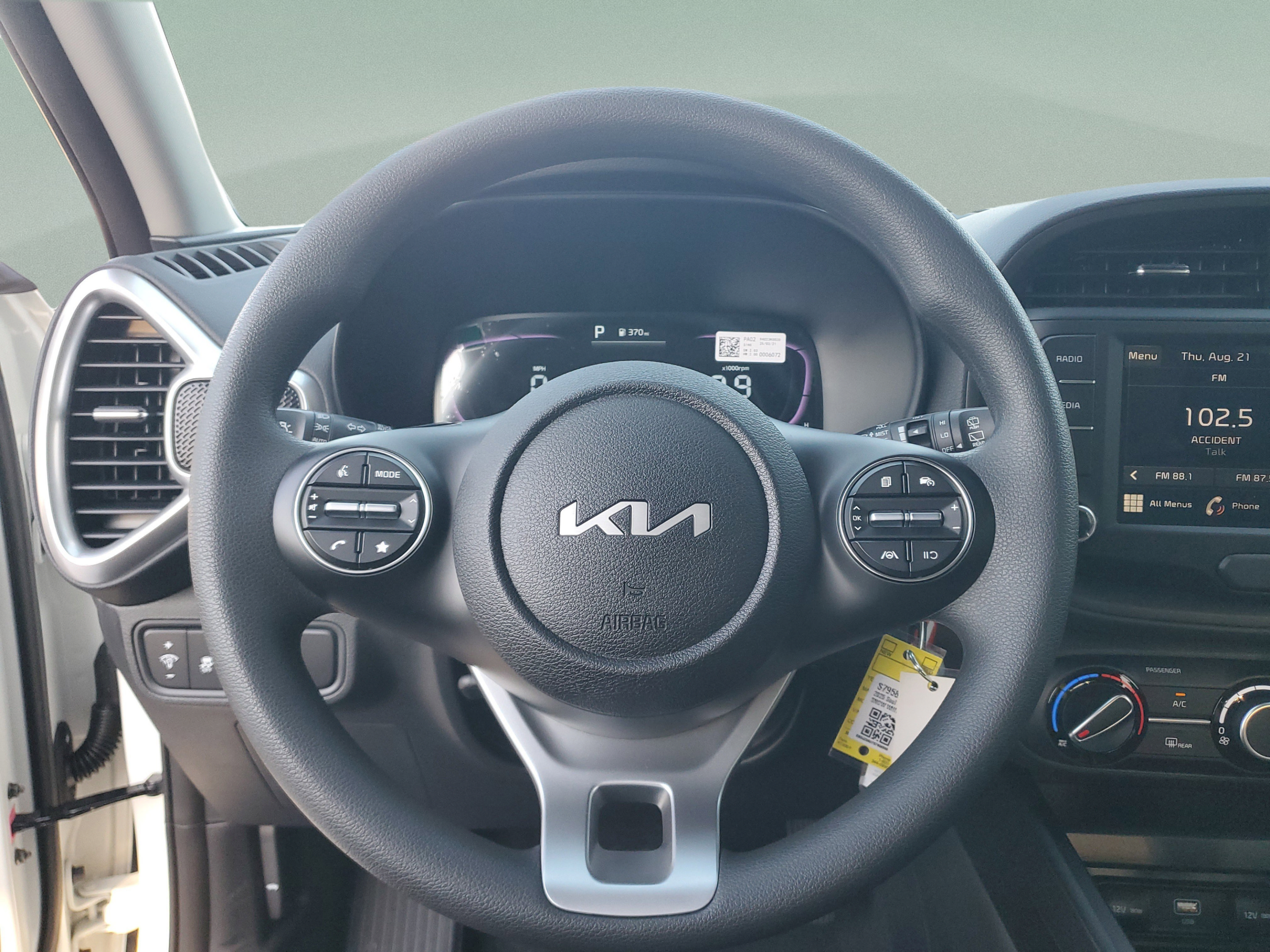 Used 2025 Kia Soul LX FWD image 24