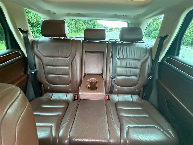 Used 2012 Volkswagen Touareg TDI AWD/4WD image 12