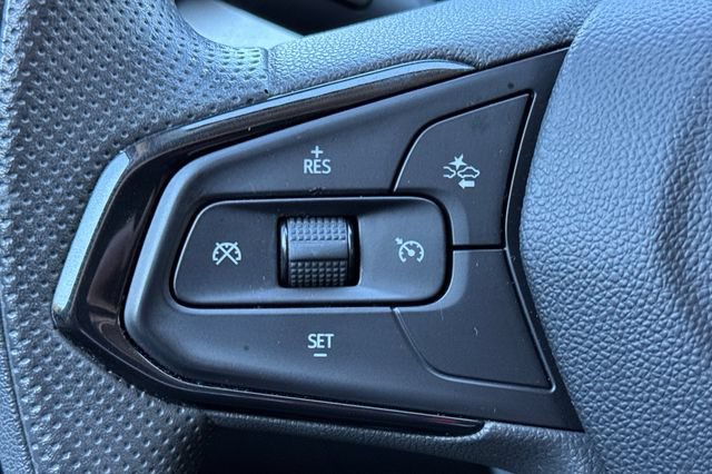 Used 2024 Chevrolet Trax LT FWD image 36