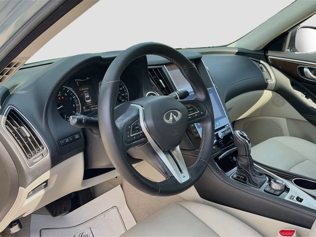 Used 2019 INFINITI Q50 Luxe w/ Essential Package (3.0T Luxe) AWD/4WD image 9