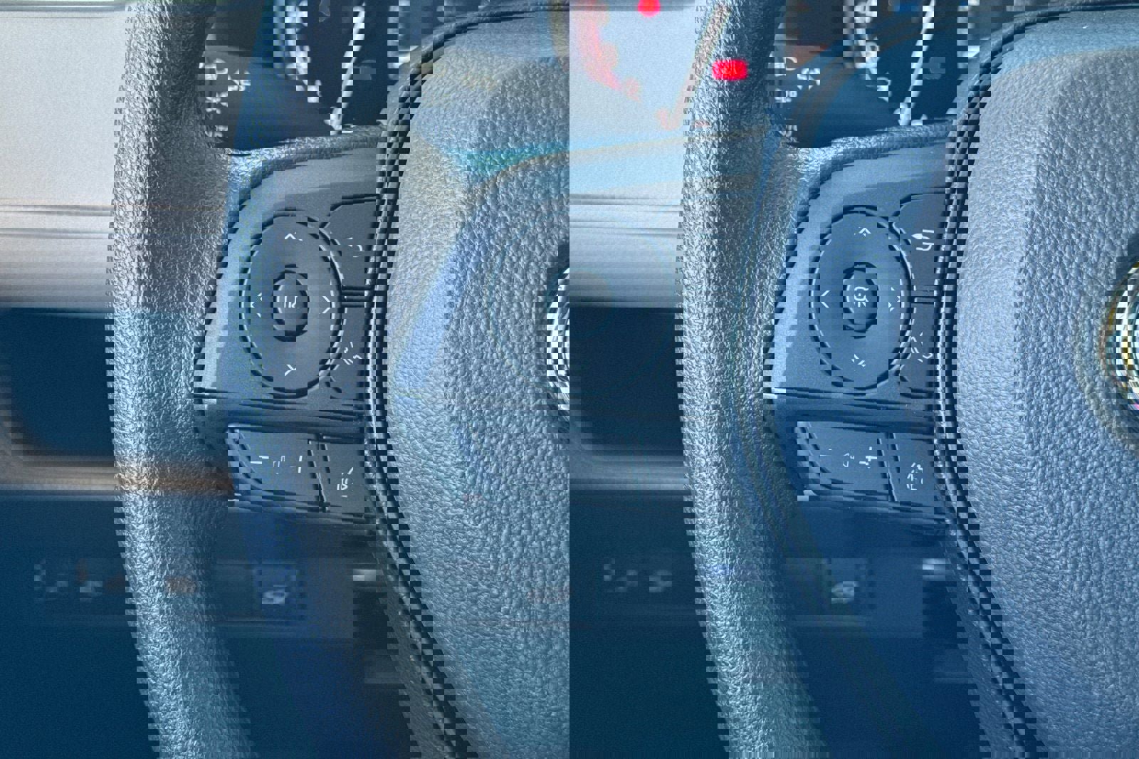 New 2025 Toyota RAV4 XLE image 28