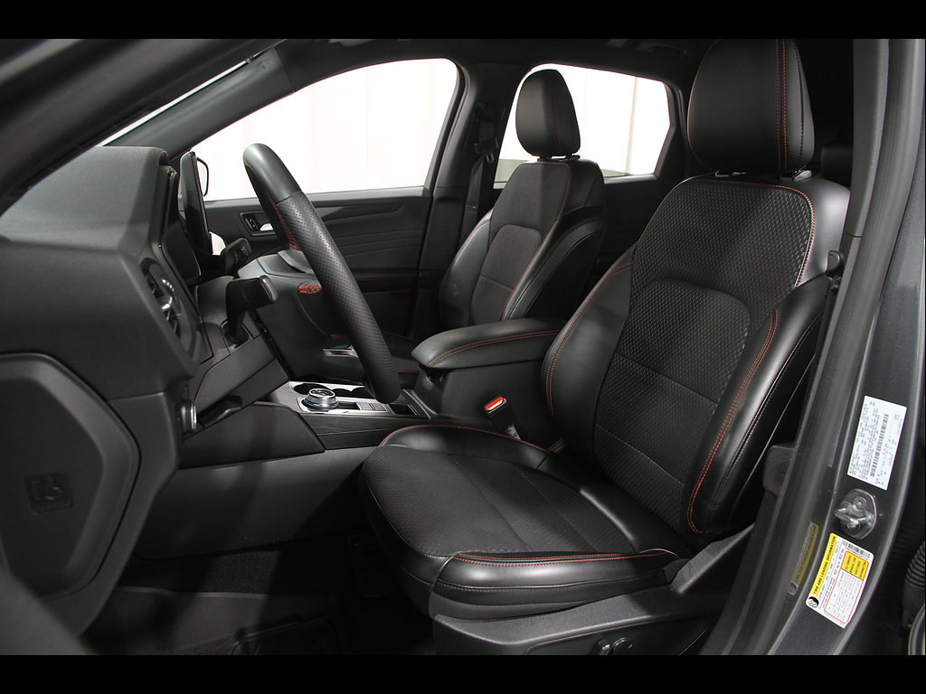 Used 2023 Ford Escape ST-Line w/ Tech Pack #1 FWD image 5