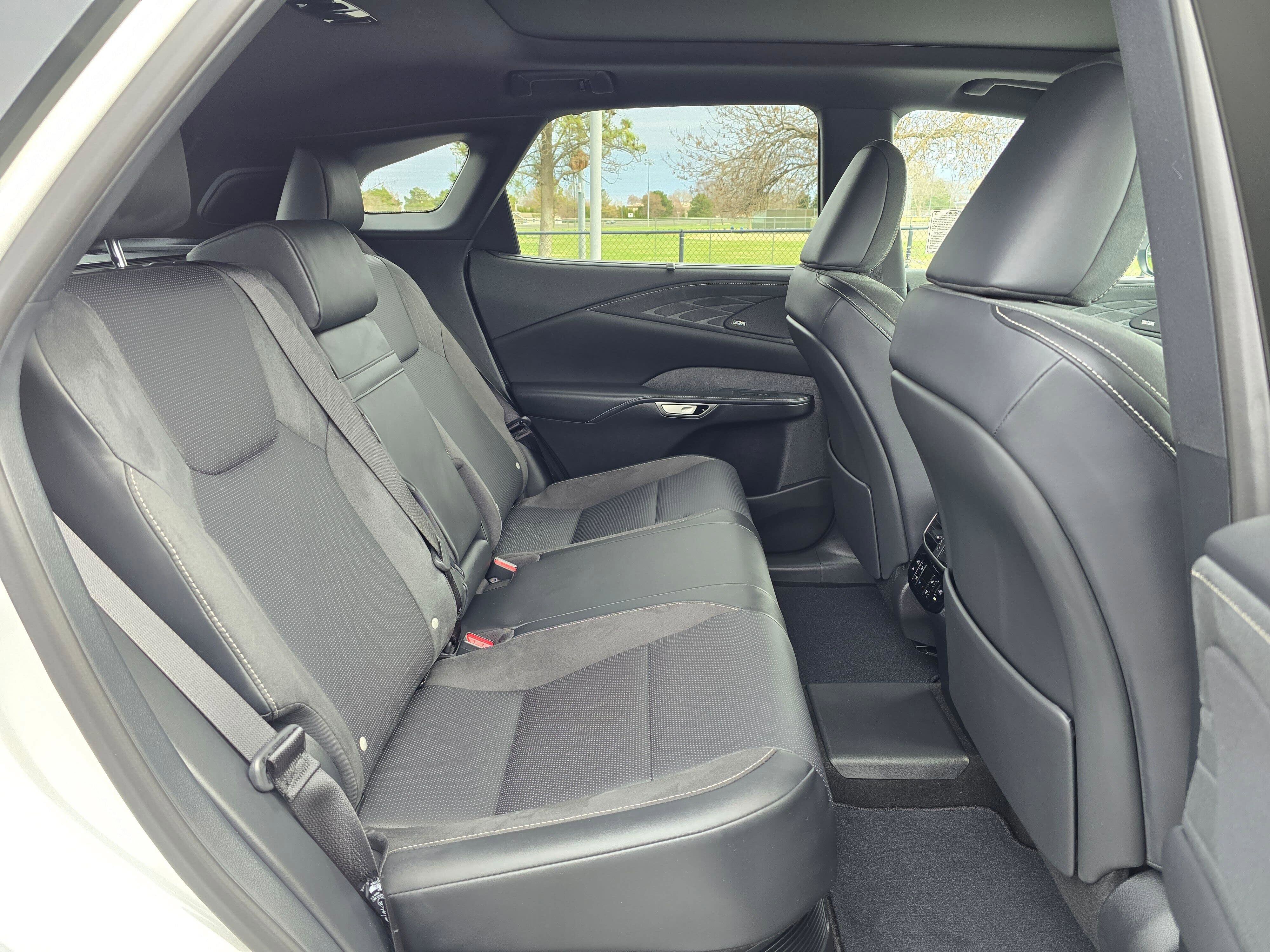 Used 2026 Lexus RX 450h Luxury w/ Convenience Package image 12