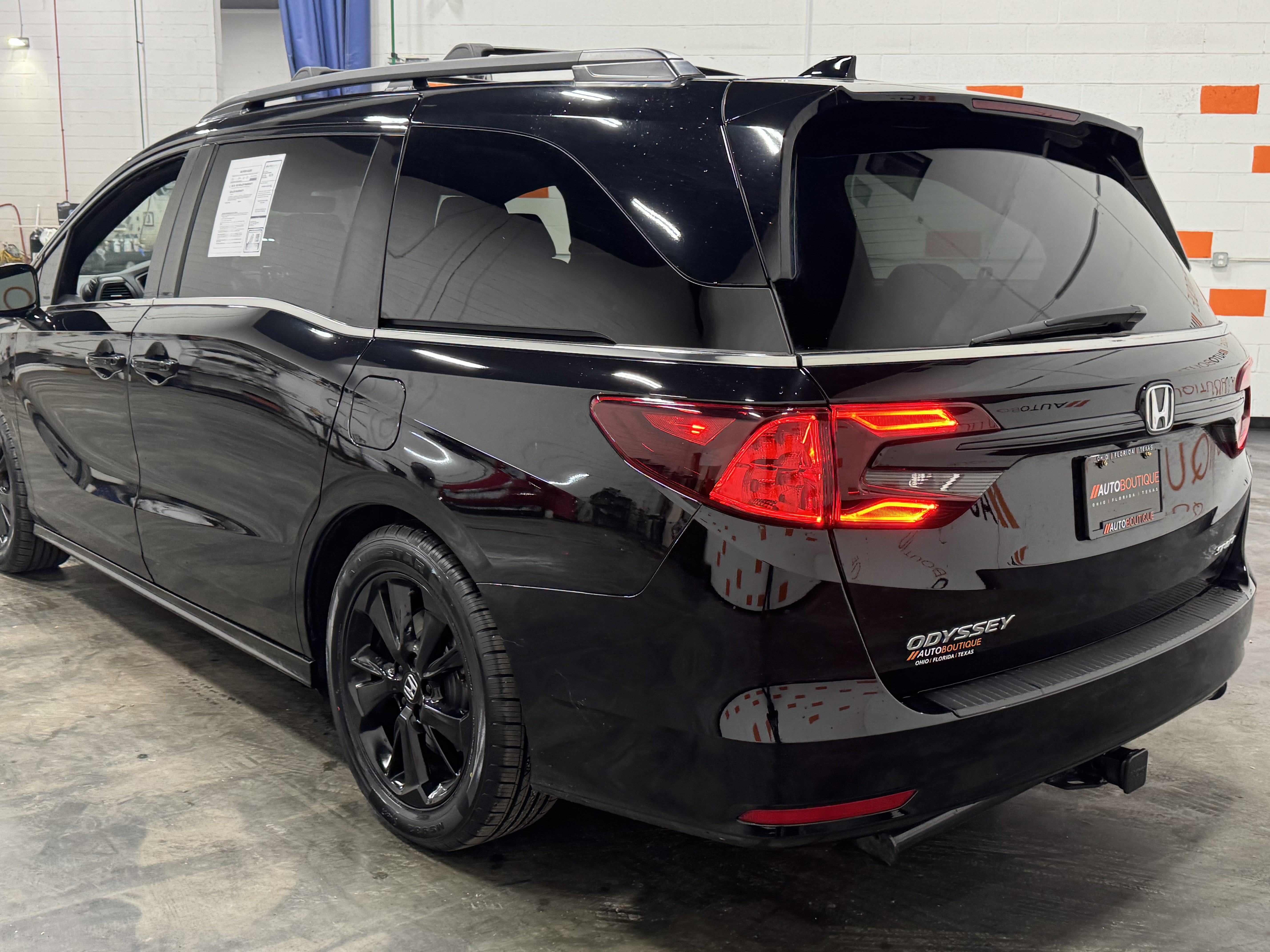 Used 2024 Honda Odyssey Sport image 9