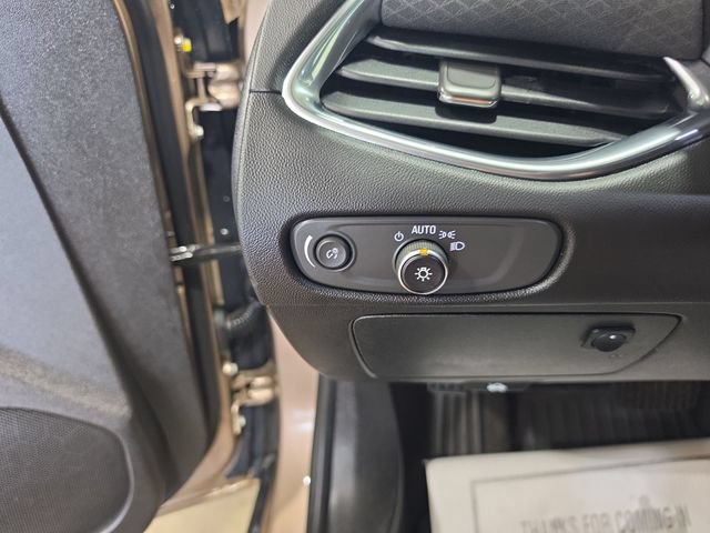 Used 2018 Chevrolet Malibu LT w/ LPO, Convenience Package 2 FWD image 18