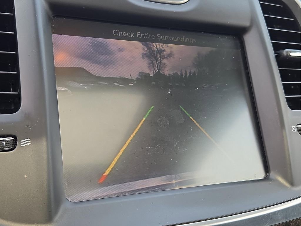 Used 2016 Chrysler 300 C image 18