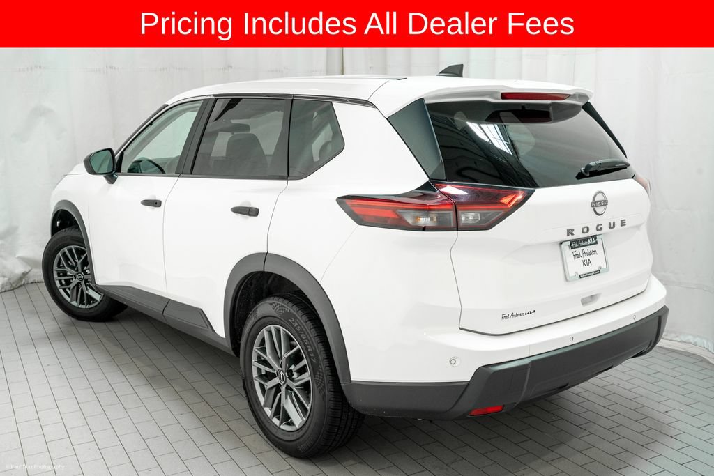 Used 2024 Nissan Rogue S FWD image 3