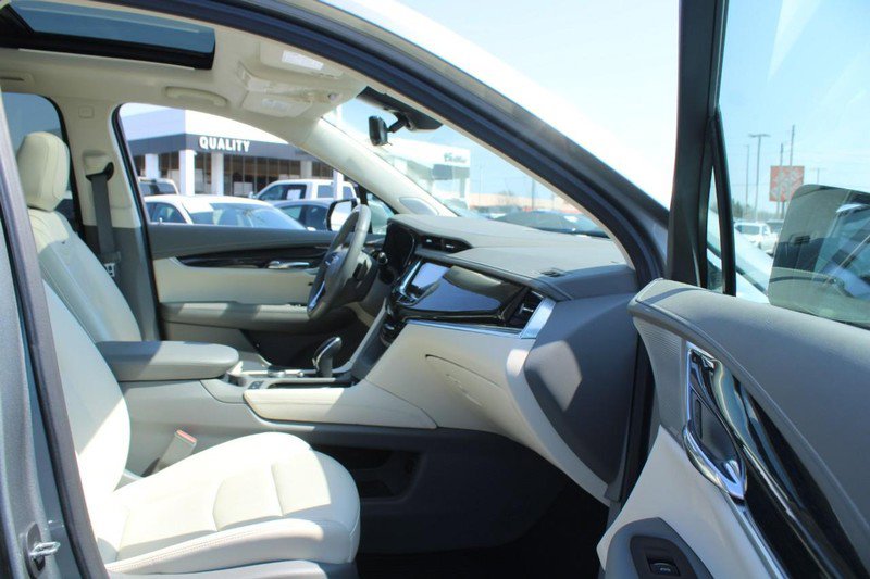 Used 2023 Cadillac XT6 Premium Luxury w/ Technology Package image 9