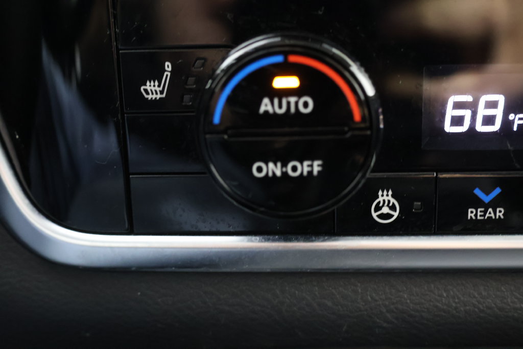 Used 2023 Nissan Rogue SL w/ SL Premium Package AWD/4WD image 15