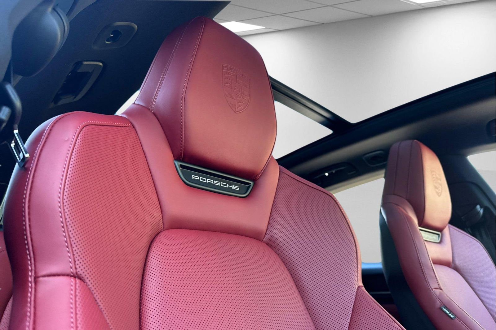 New 2025 Porsche Macan 4S Electric image 18