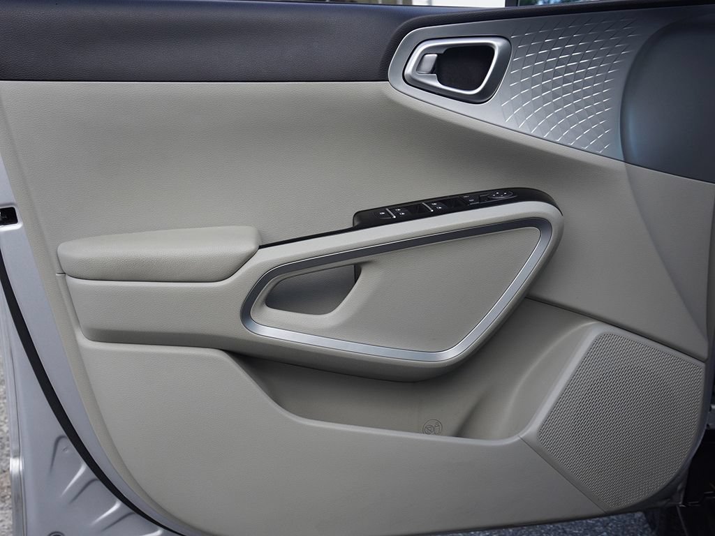 Used 2020 Kia Soul LX FWD image 18
