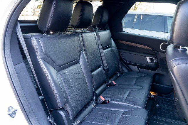 Used 2020 Land Rover Discovery HSE image 42