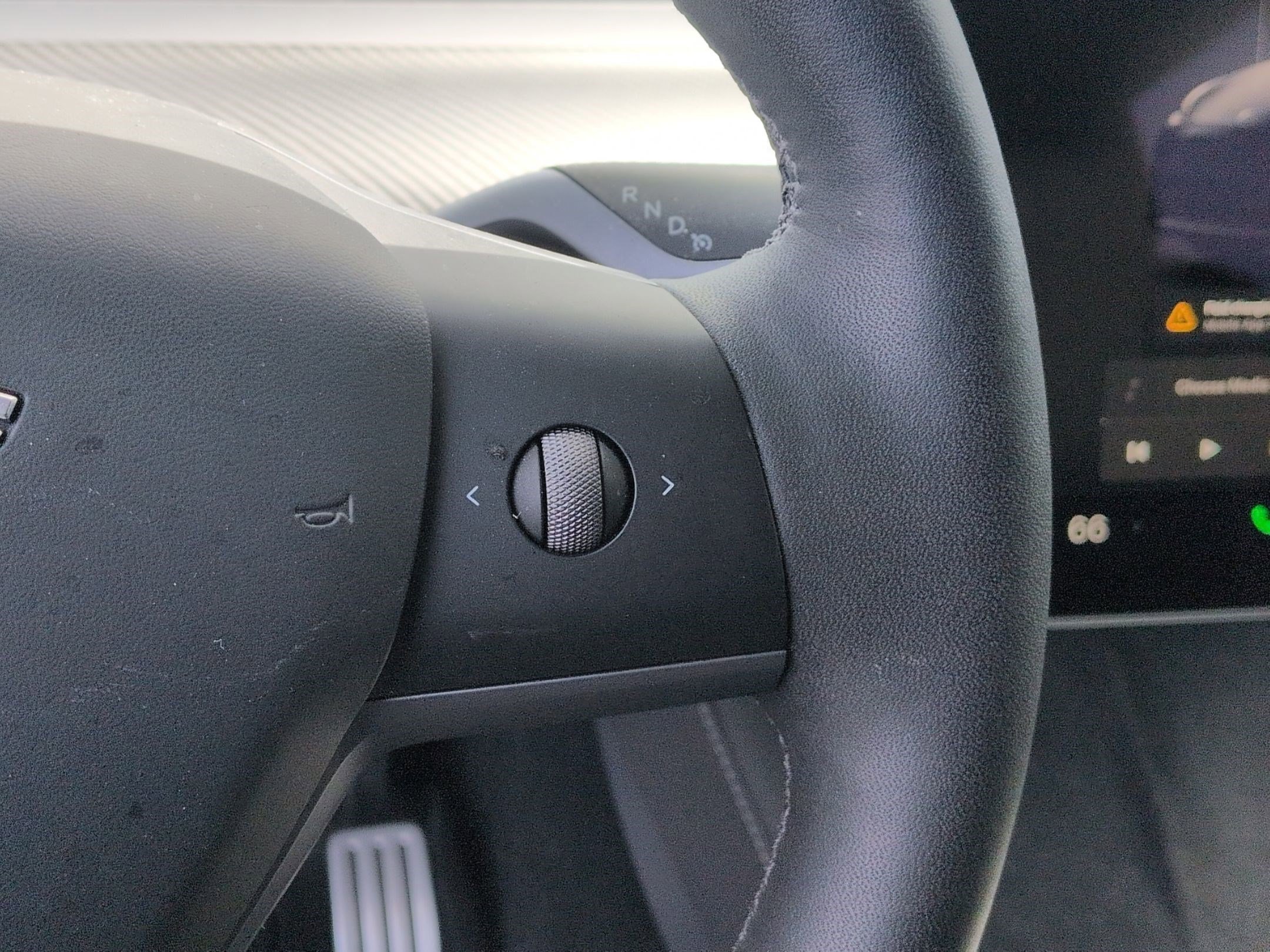 Used 2025 Tesla Model Y Performance AWD/4WD image 19