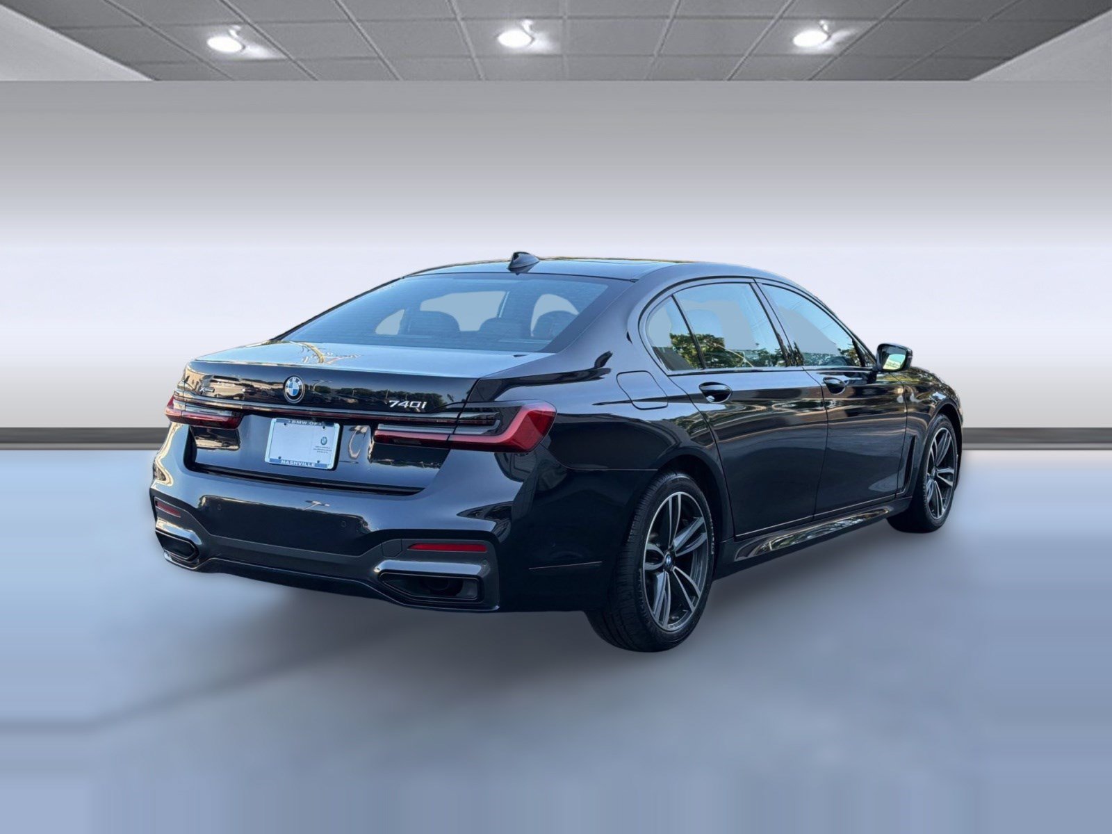Used 2022 BMW 740i xDrive w/ M Sport Package AWD/4WD image 9