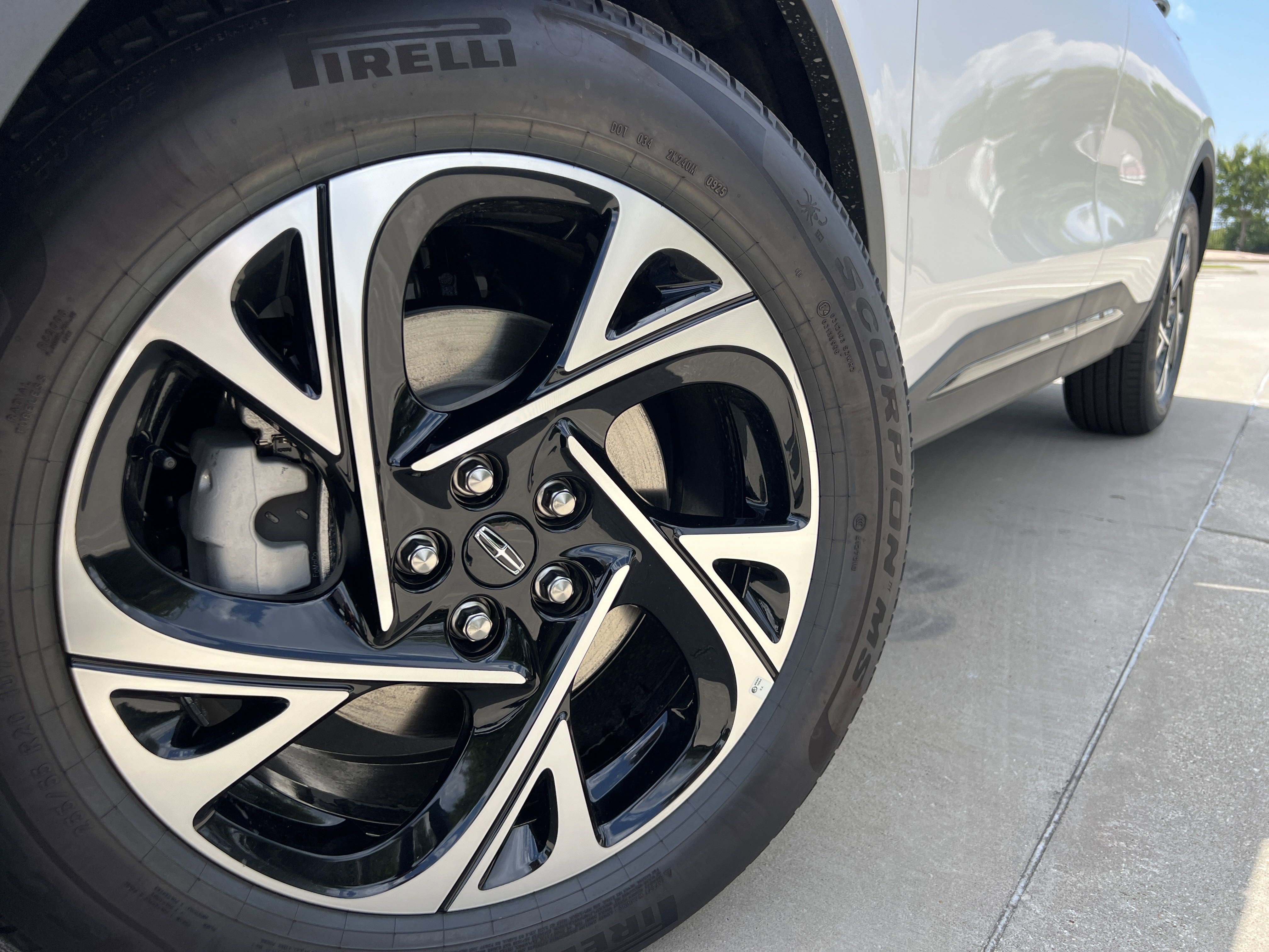 New 2025 Lincoln Nautilus Premier w/ Equipment Group 102A image 14