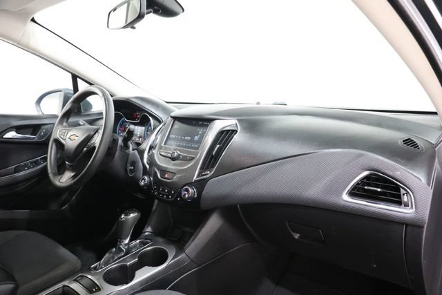 Used 2017 Chevrolet Cruze LT w/ Convenience Package FWD image 14