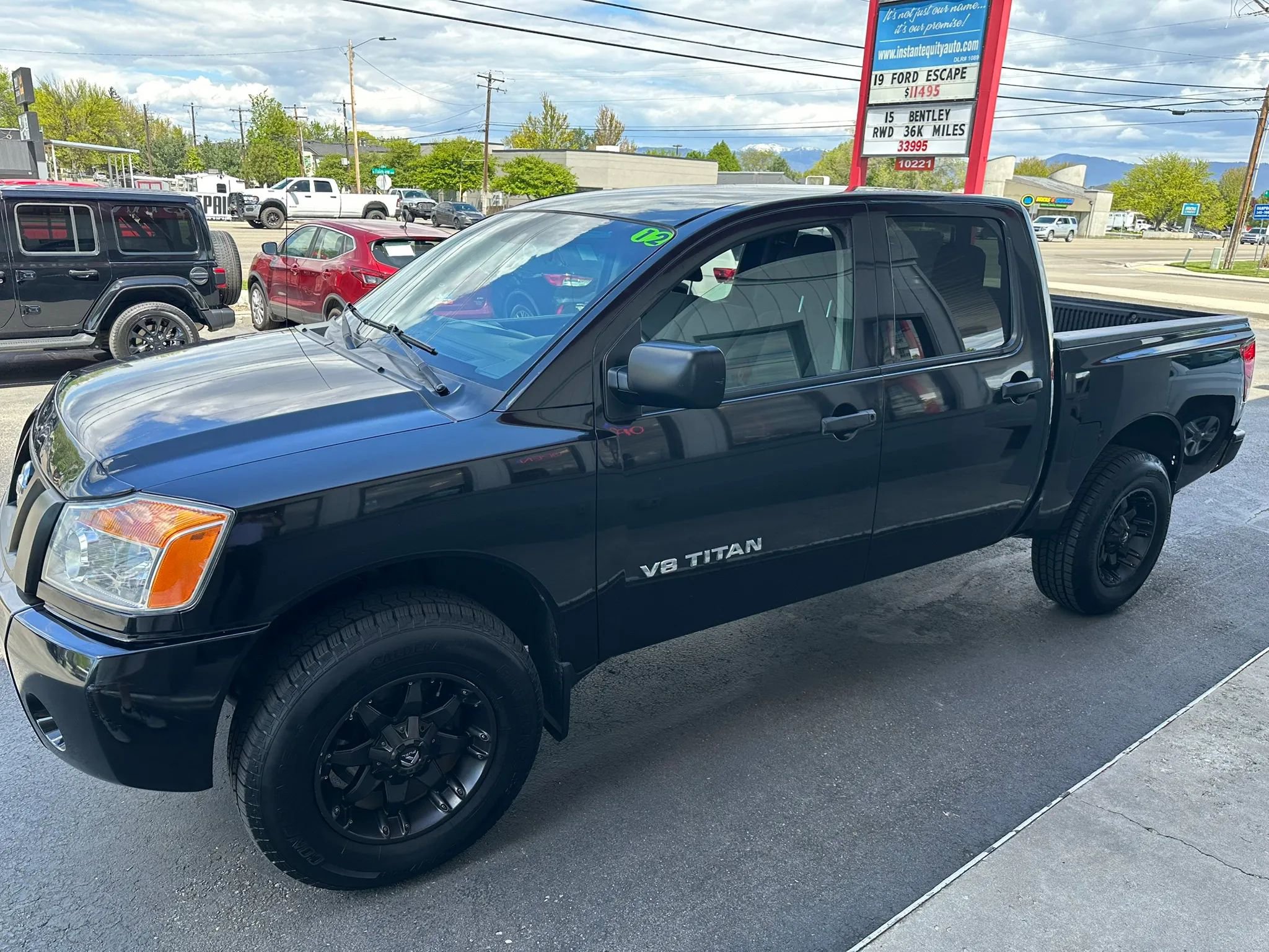 Used 2012 Nissan Titan S AWD/4WD image 5
