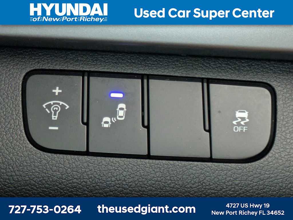 Used 2017 Hyundai Elantra Limited FWD image 26
