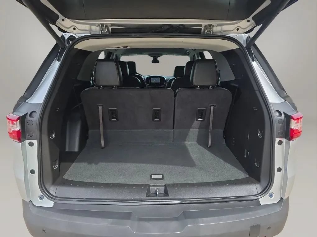 Used 2019 Chevrolet Traverse LT w/ LT Premium Package AWD/4WD image 49