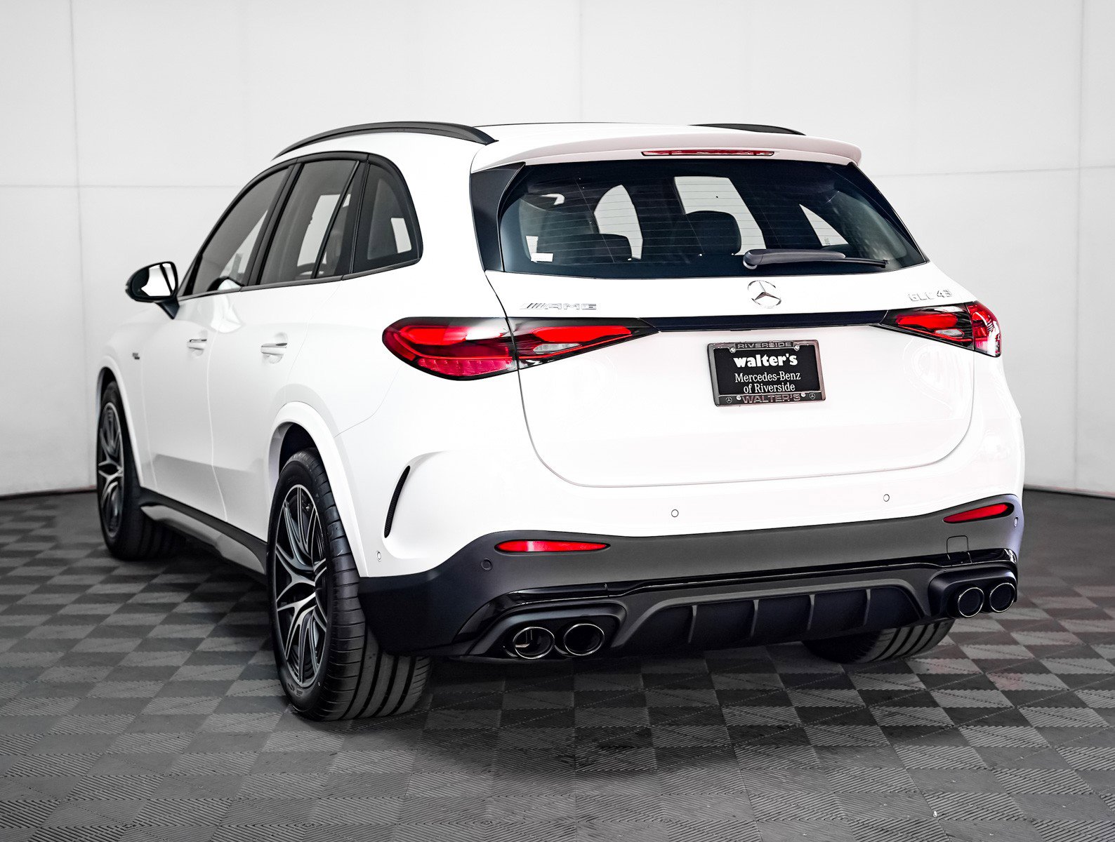 New 2026 Mercedes-Benz GLC 43 AMG 4MATIC image 2