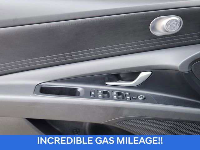 Certified 2025 Hyundai Elantra Blue image 18
