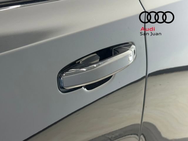 Used 2023 Chevrolet Tahoe Z71 w/ Luxury Package image 11