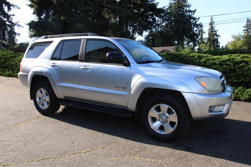 Used 2005 Toyota 4Runner SR5 AWD/4WD image 2