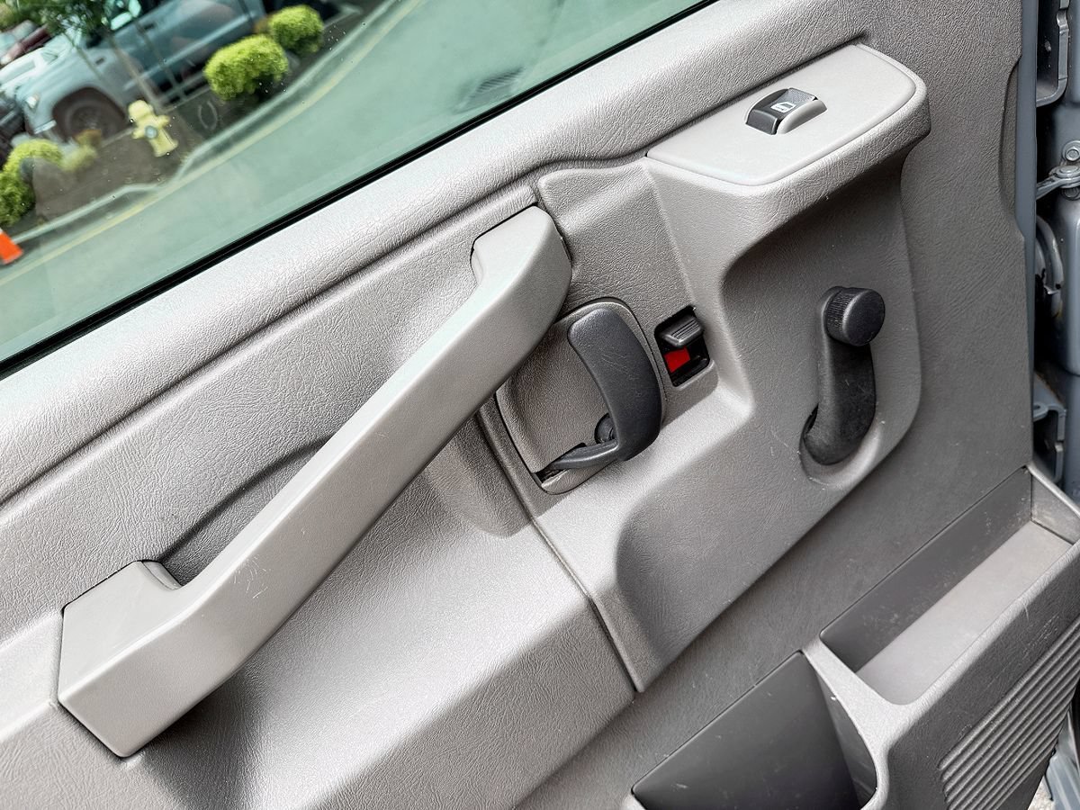 Used 2019 GMC Savana 3500 w/ Driver Convenience Package RWD image 29