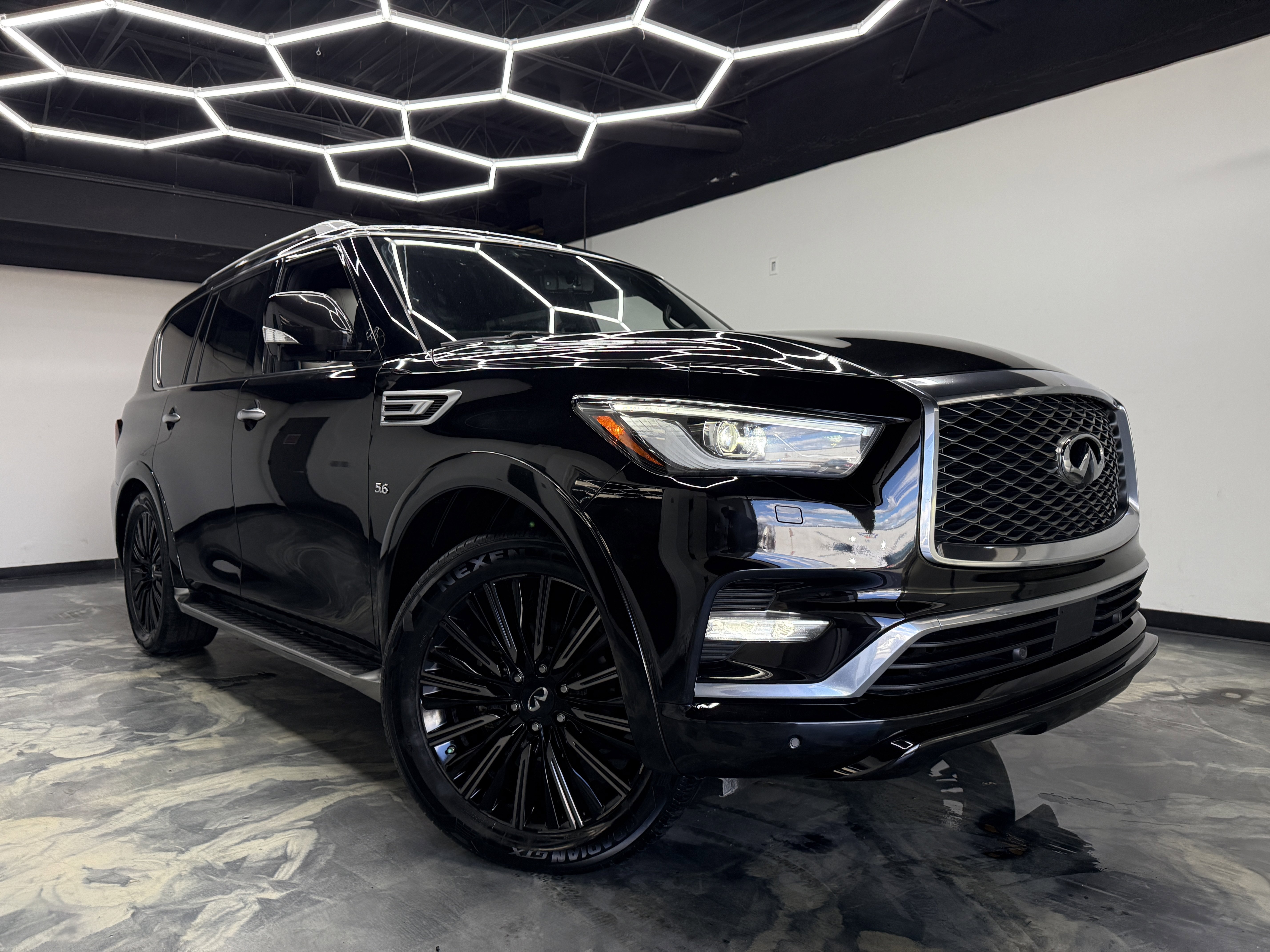 Used 2019 INFINITI QX80 Limited image 6