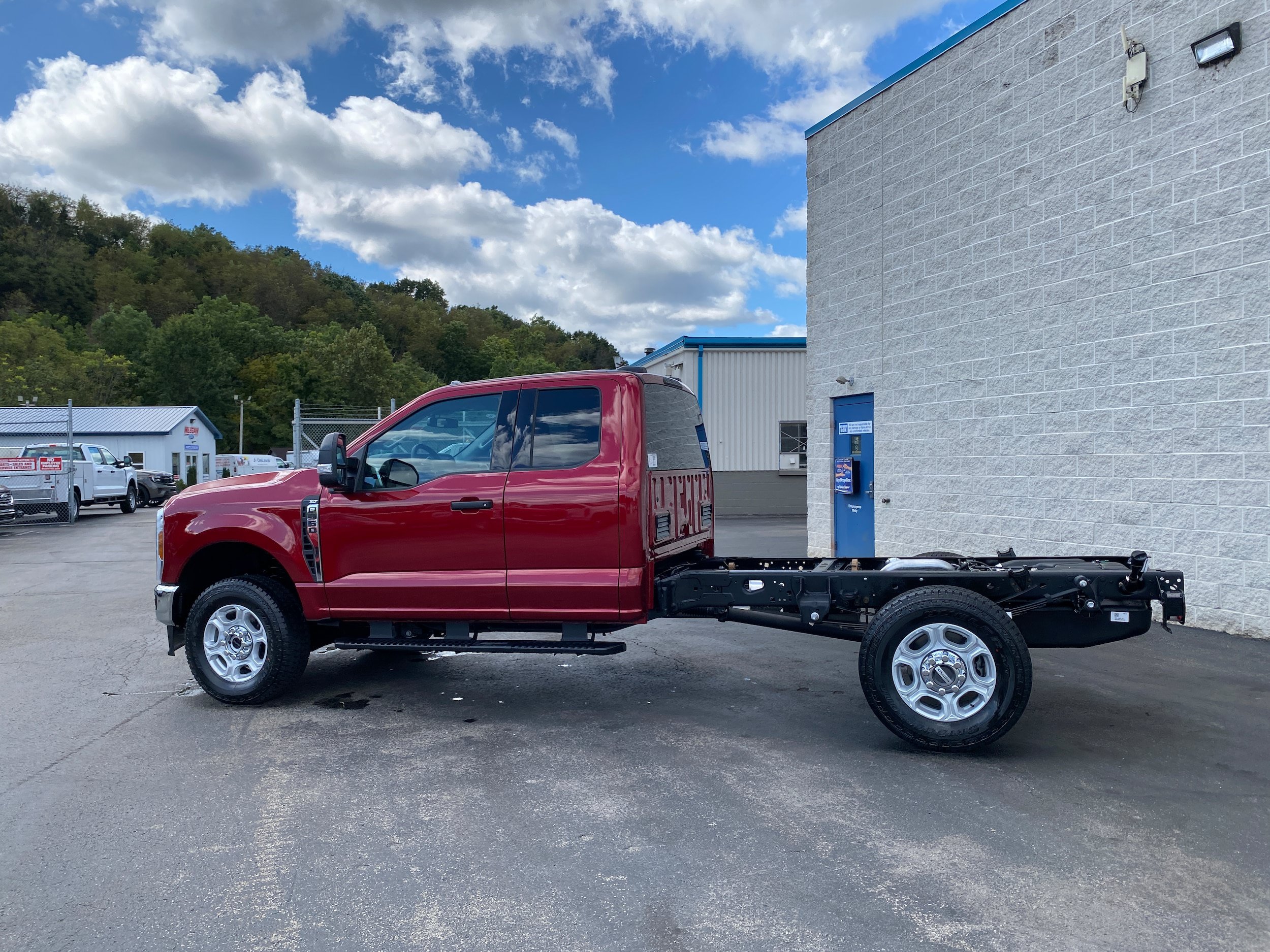 New 2026 Ford F350 XLT w/ XLT Value Package AWD/4WD image 6