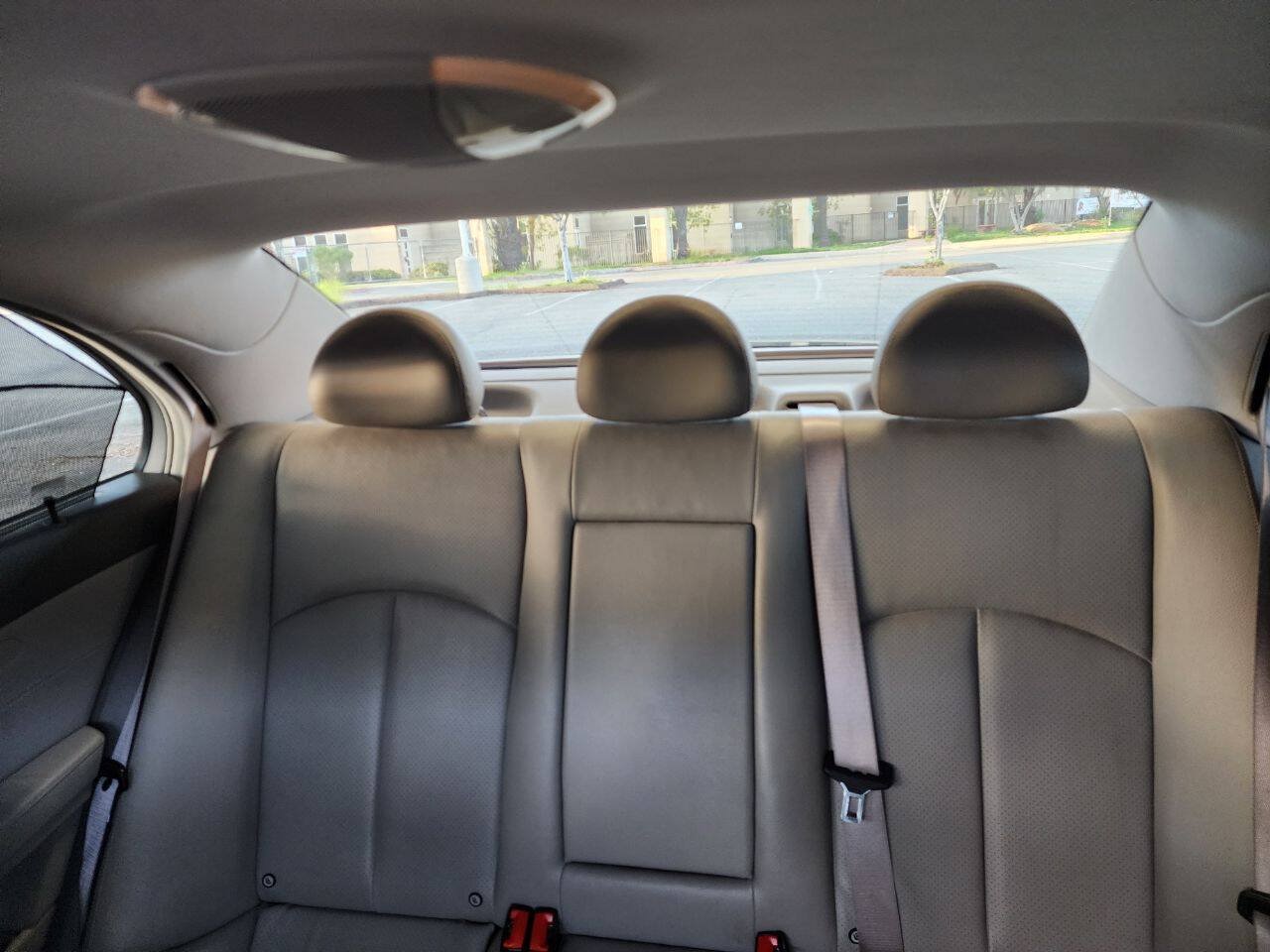 Used 2005 Mercedes-Benz E 320 Sedan image 24