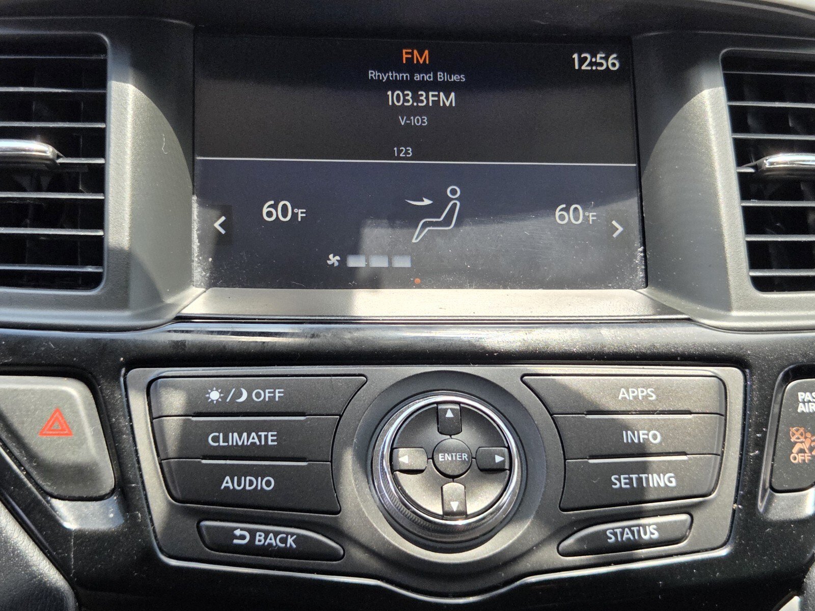 Used 2020 Nissan Pathfinder SV AWD/4WD image 19