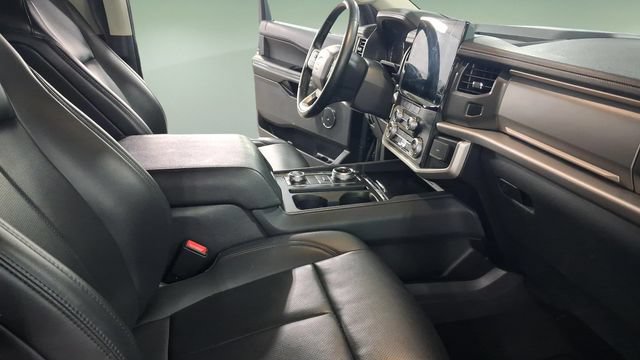 Used 2024 Ford Expedition XLT AWD/4WD image 13