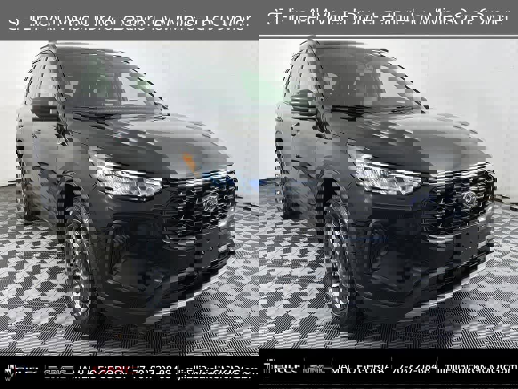 Used 2025 Ford Escape ST-Line image 1