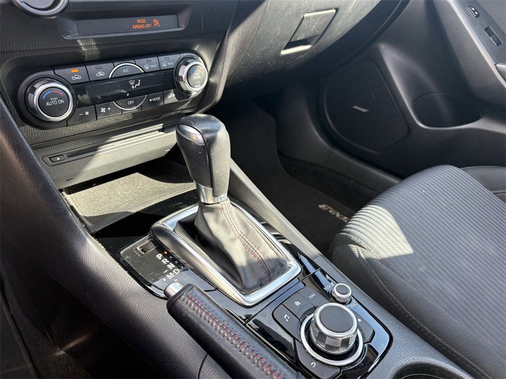 Used 2016 MAZDA MAZDA3 i Touring w/ Popular Equipment Package image 17