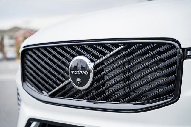 New 2026 Volvo XC60 B5 Plus w/ Protection Package Premier image 12