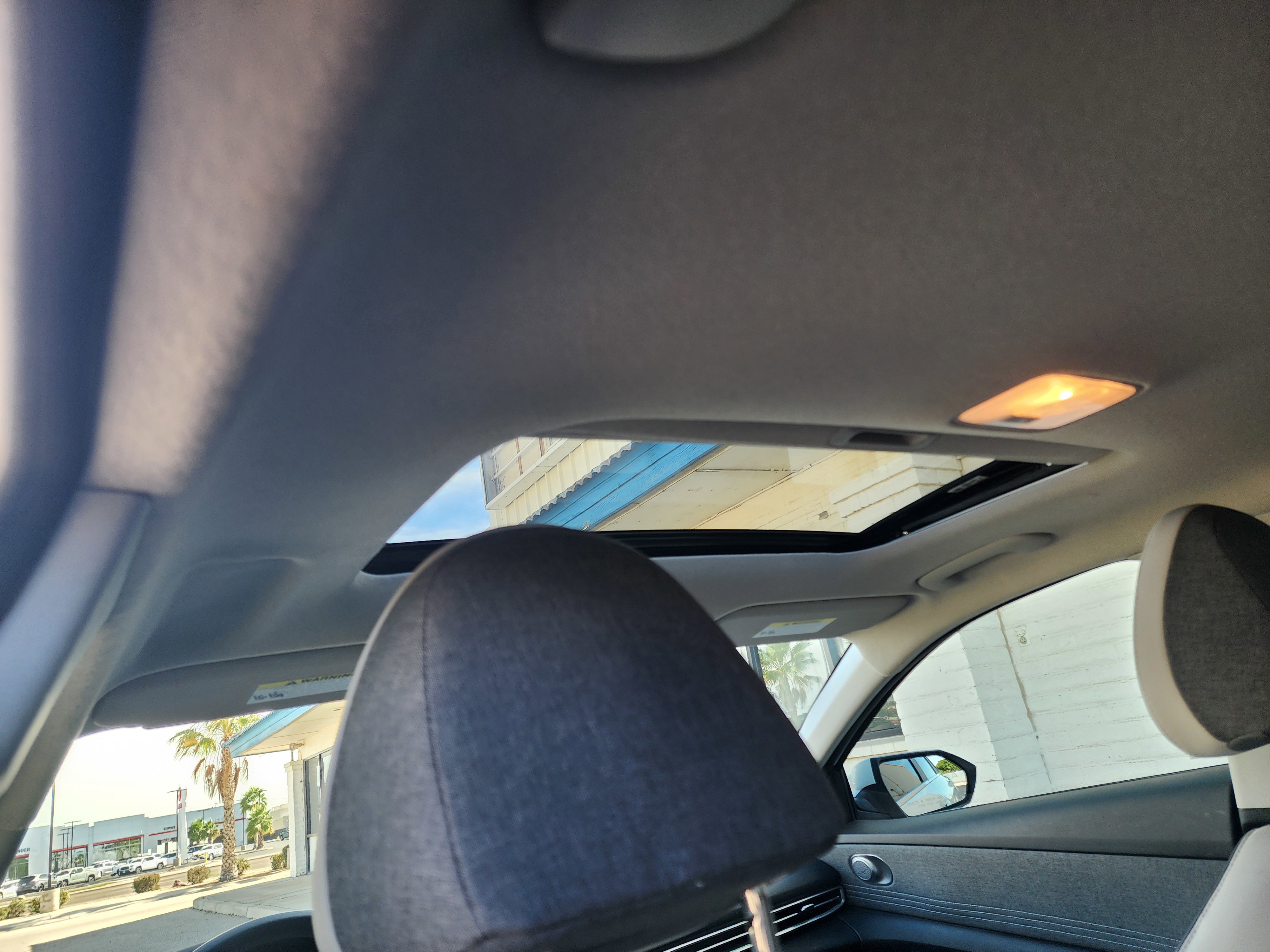 Used 2024 Hyundai Elantra Limited FWD image 15