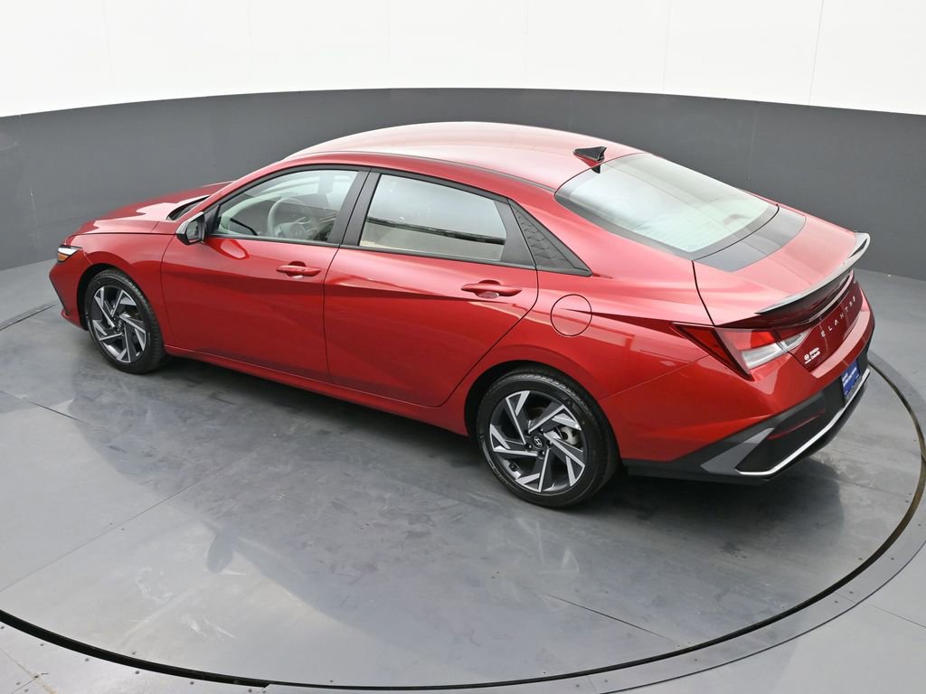 Certified 2025 Hyundai Elantra Sport image 34