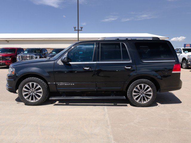Used 2015 Lincoln Navigator 4WD image 3