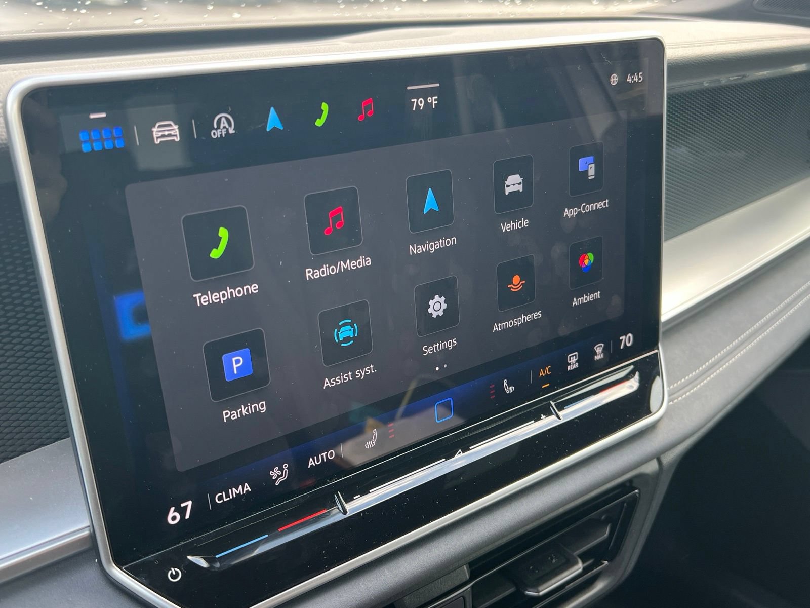 Certified 2025 Volkswagen Tiguan SE R-Line FWD image 15