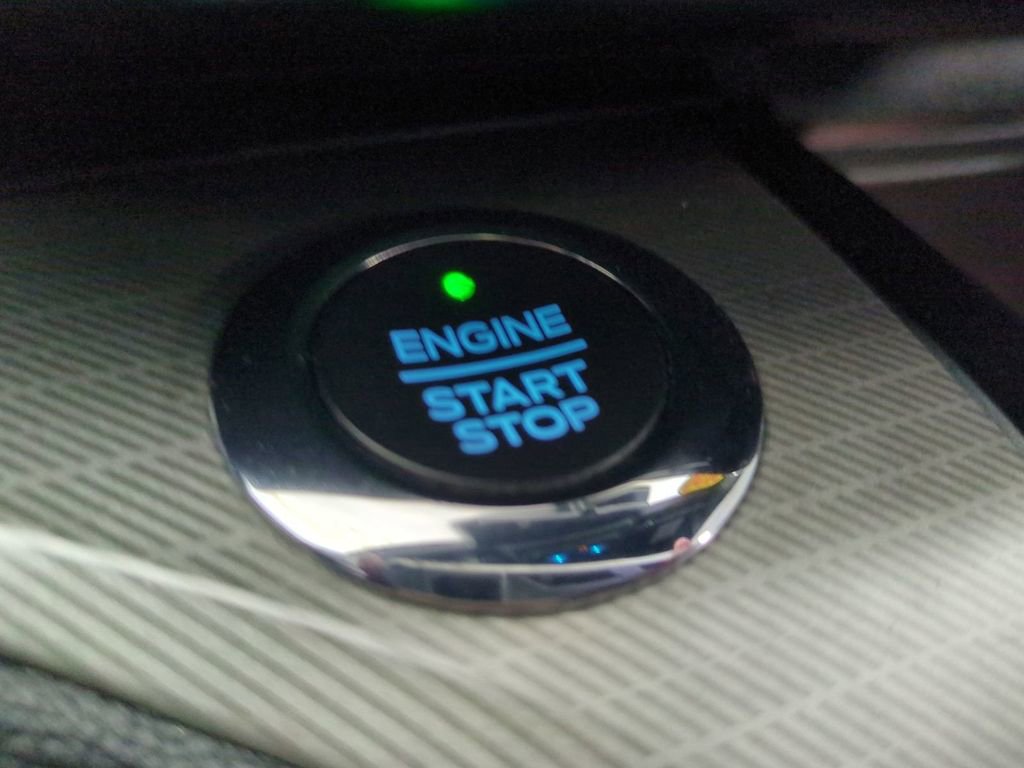 Used 2020 Ford Explorer XLT image 35