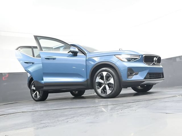 Used 2024 Volvo XC40 B5 Plus AWD/4WD image 41