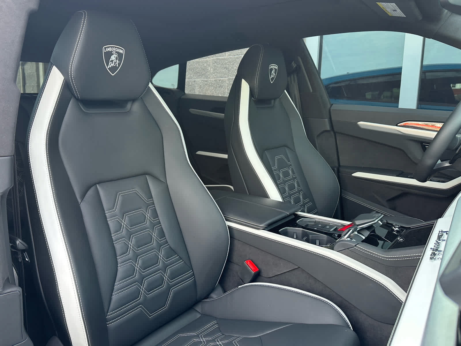 Used 2025 Lamborghini Urus Performante AWD/4WD image 12