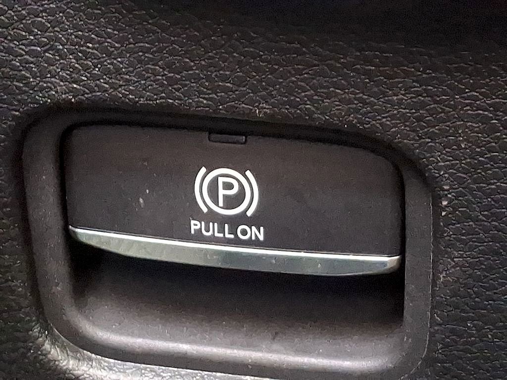 Used 2024 Jeep Grand Cherokee Limited w/ Black Appearance Package image 24