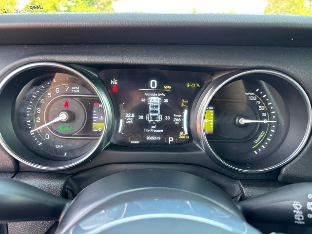 Used 2022 Jeep Wrangler Unlimited Sahara w/ Cold Weather Group AWD/4WD image 19