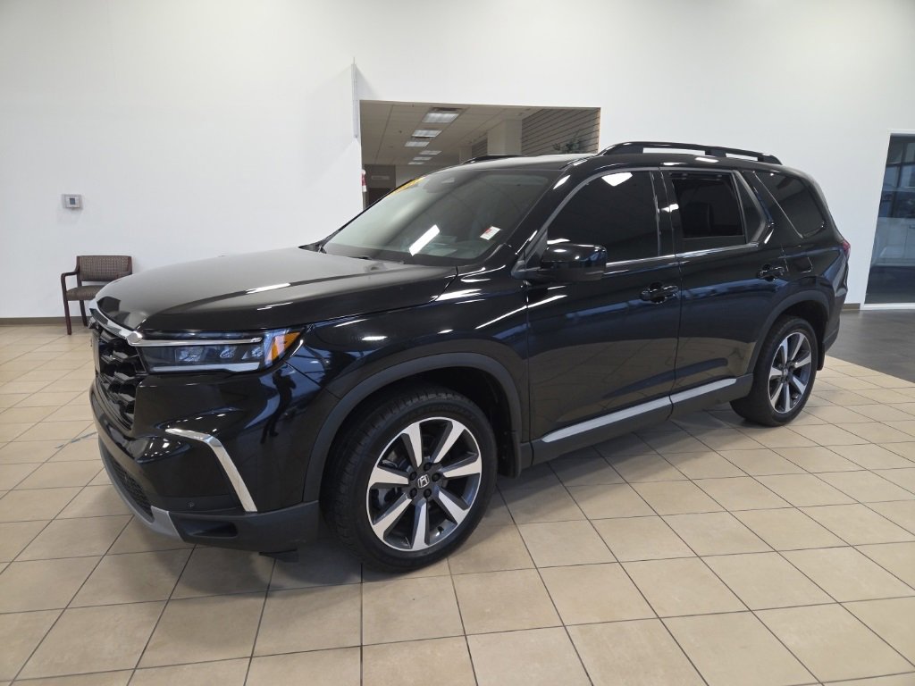 Used 2023 Honda Pilot Elite image 3