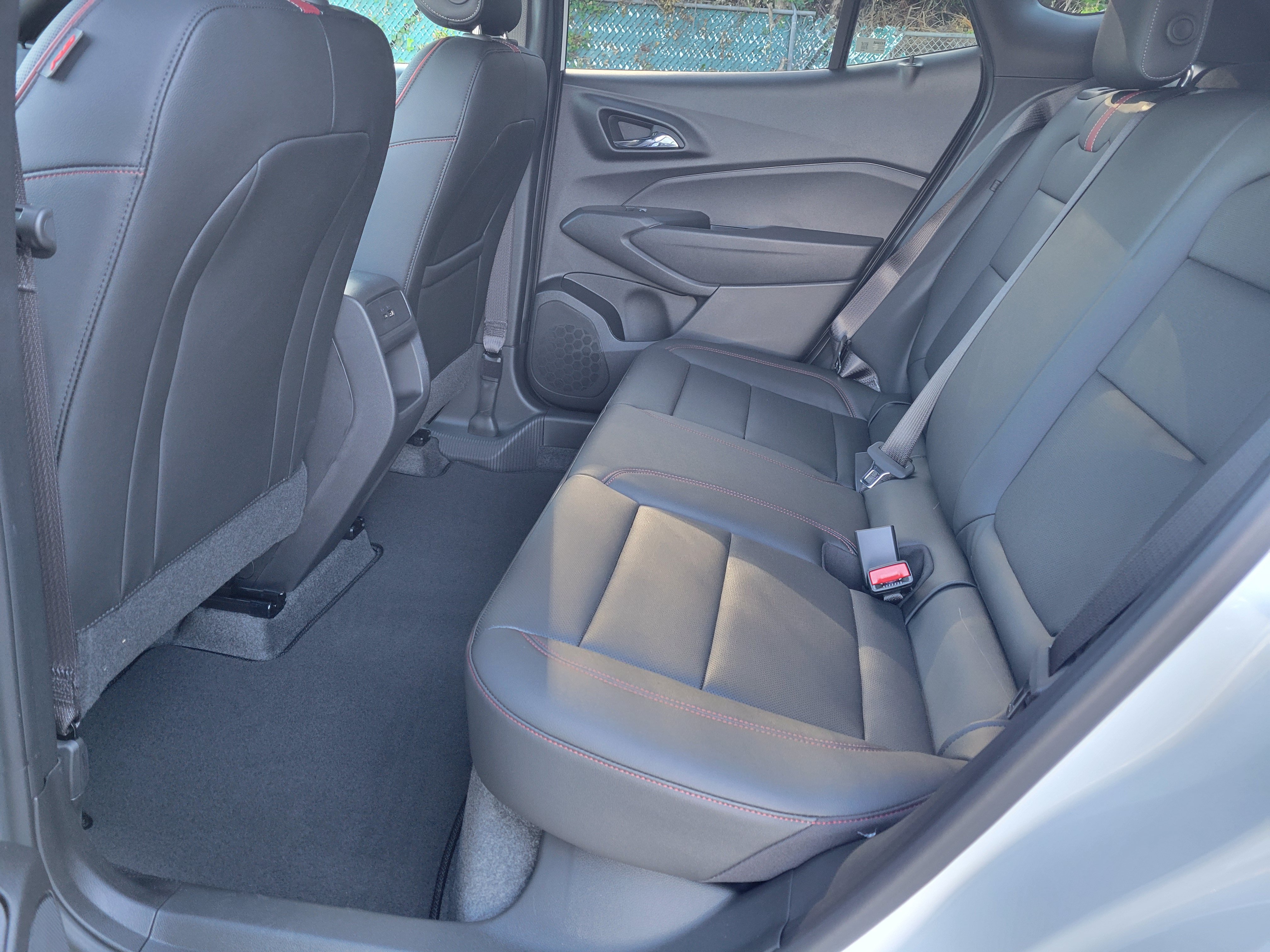New 2026 Chevrolet Trax RS w/ Sunroof Package FWD image 29